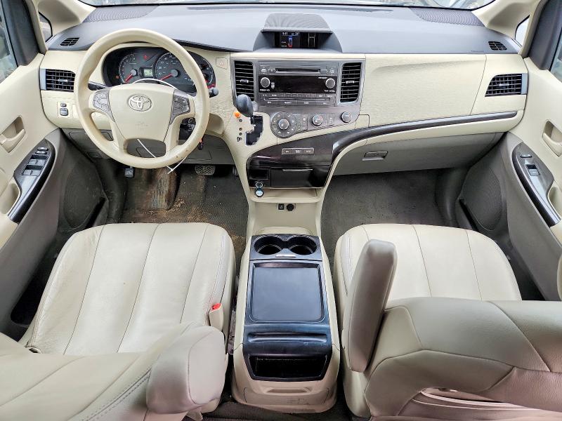 51280536 :رقم المزاد ، 5TDKK3DC9BS025553 vin ، 2011 Toyota Sienna مزاد بيع