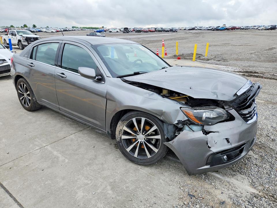 2013 Chrysler 200 მანქანა იყიდება აუქციონზე, vin: 1C3CCBBG1DN720494, აუქციონის ნომერი: 51343576