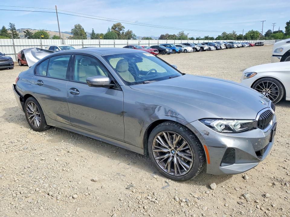 50134416 :رقم المزاد ، 3MW69FF05P8D18025 vin ، 2023 Bmw 330i مزاد بيع