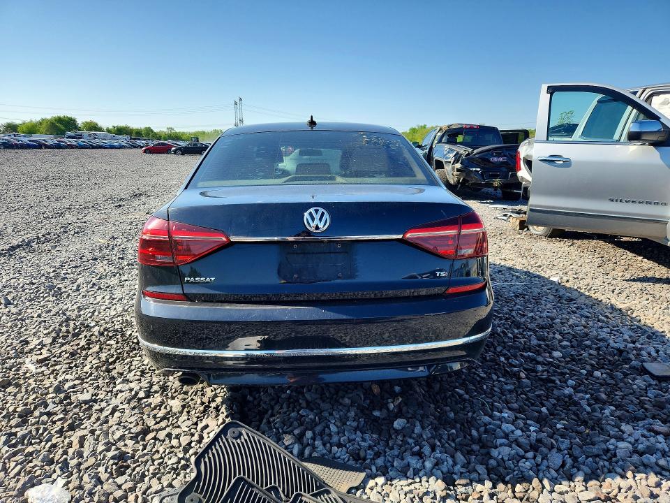 51803566 :رقم المزاد ، 1VWDT7A30HC068400 vin ، 2017 Volkswagen Passat مزاد بيع