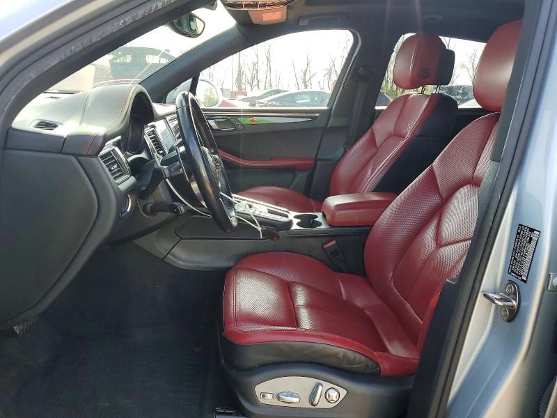 Auction sale of the 2018 Porsche Macan, vin: WP1AA2A50JLB12030, lot number: 48567336