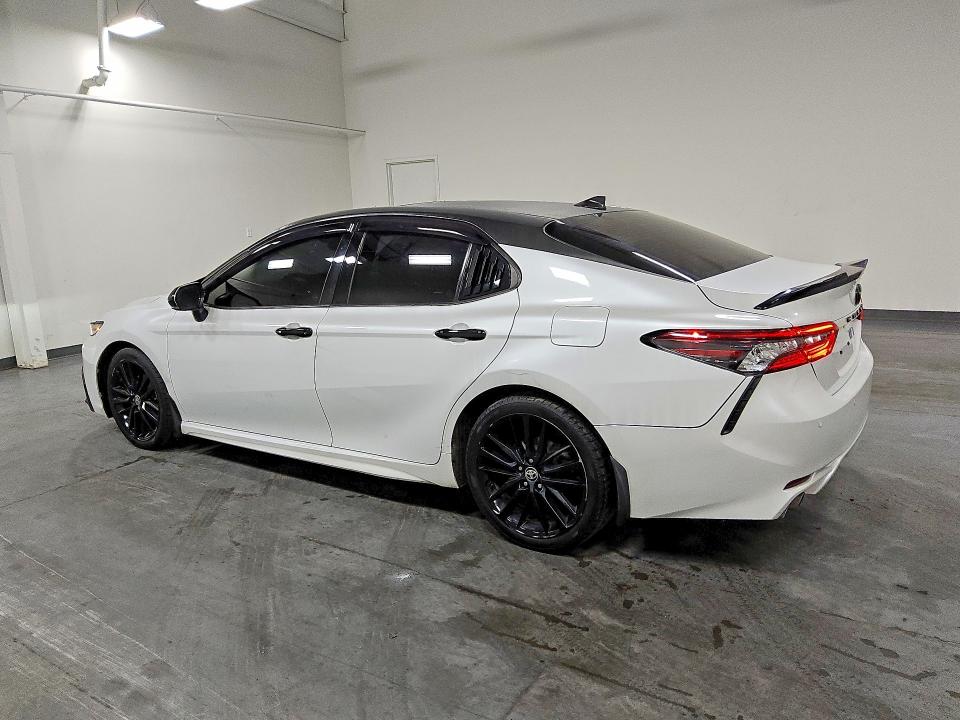 49216776 :رقم المزاد ، 4T1K31AK9NU596775 vin ، 2022 Toyota Camry مزاد بيع