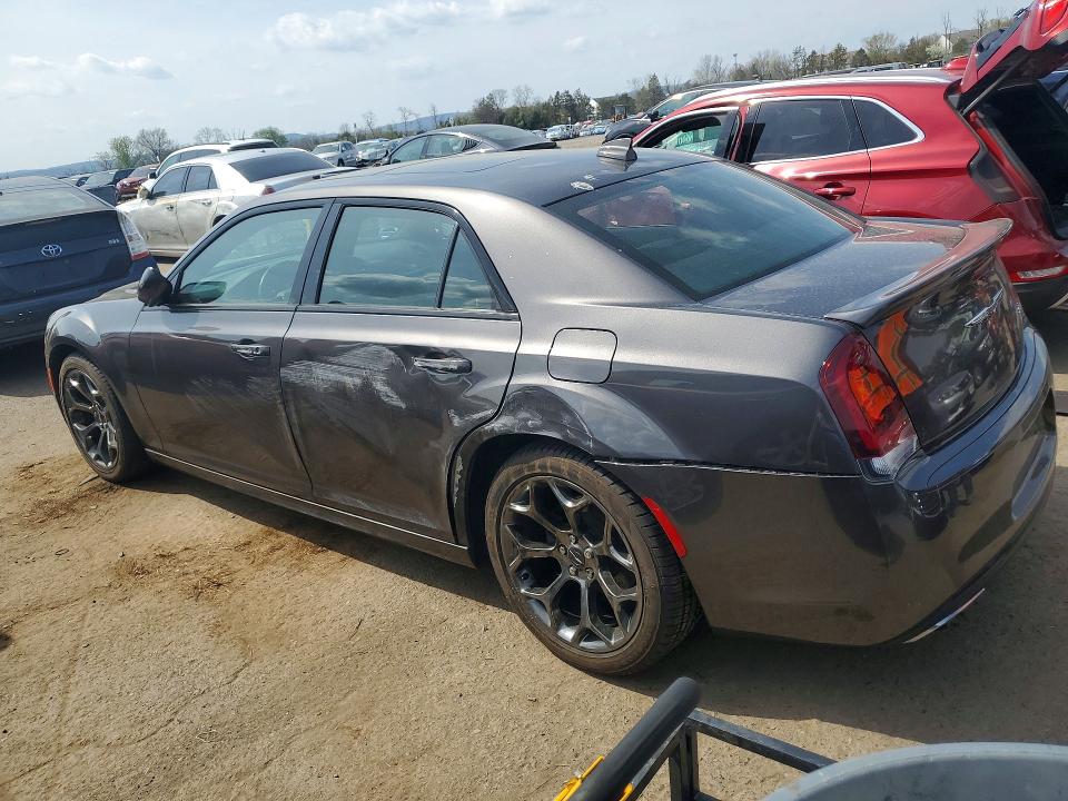Aukcja sprzedaży 2017 Chrysler 300, vin: 2C3CCABG2HH582523, numer aukcji: 49990736