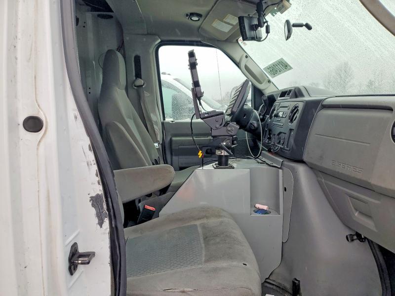 53638946 :رقم المزاد ، 1FDWE3FS0JDC23179 vin ، 2018 Ford Econoline مزاد بيع