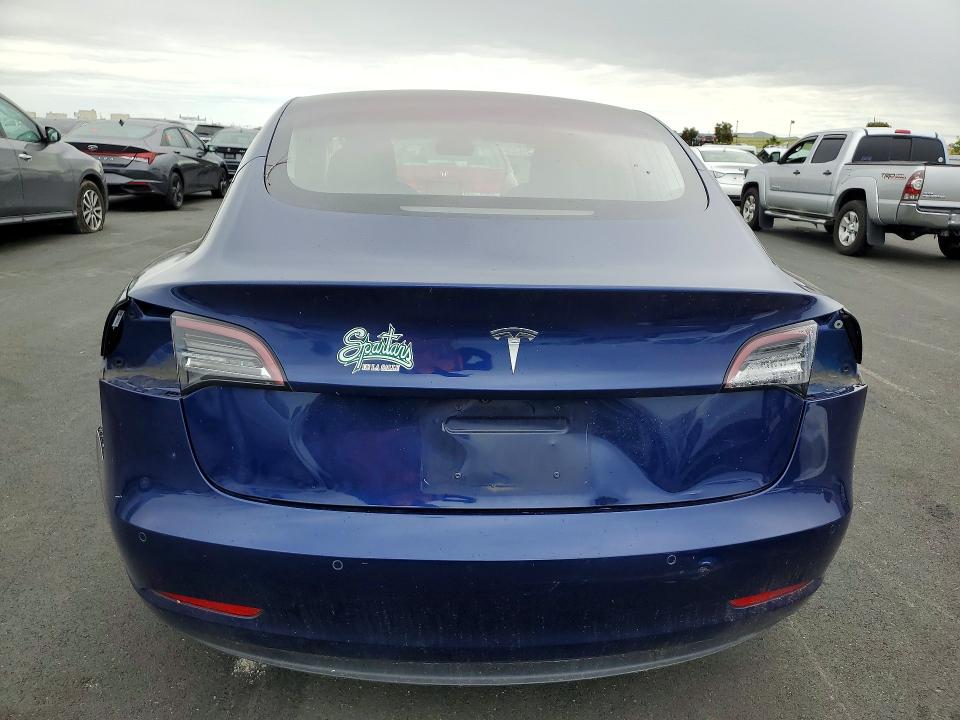 Продажа на аукционе авто 2018 Tesla Model 3, vin: 5YJ3E1EA5JF042639, номер лота: 45849006