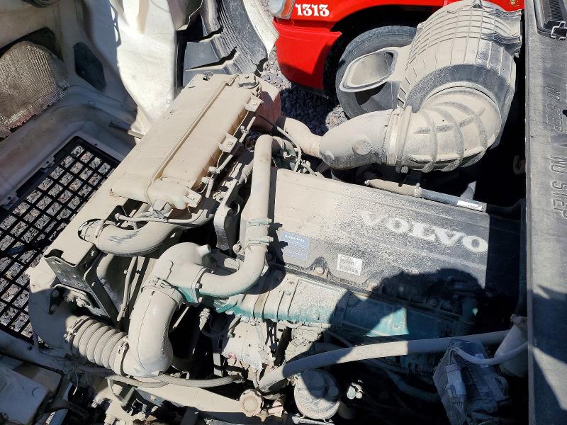 2013 Volvo Vnl მანქანა იყიდება აუქციონზე, vin: 4V4NC9EG0DN139775, აუქციონის ნომერი: 48154766
