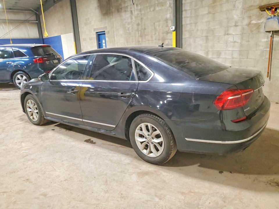 49055886 :رقم المزاد ، 1VWAT7A33HC015810 vin ، 2017 Volkswagen Passat مزاد بيع