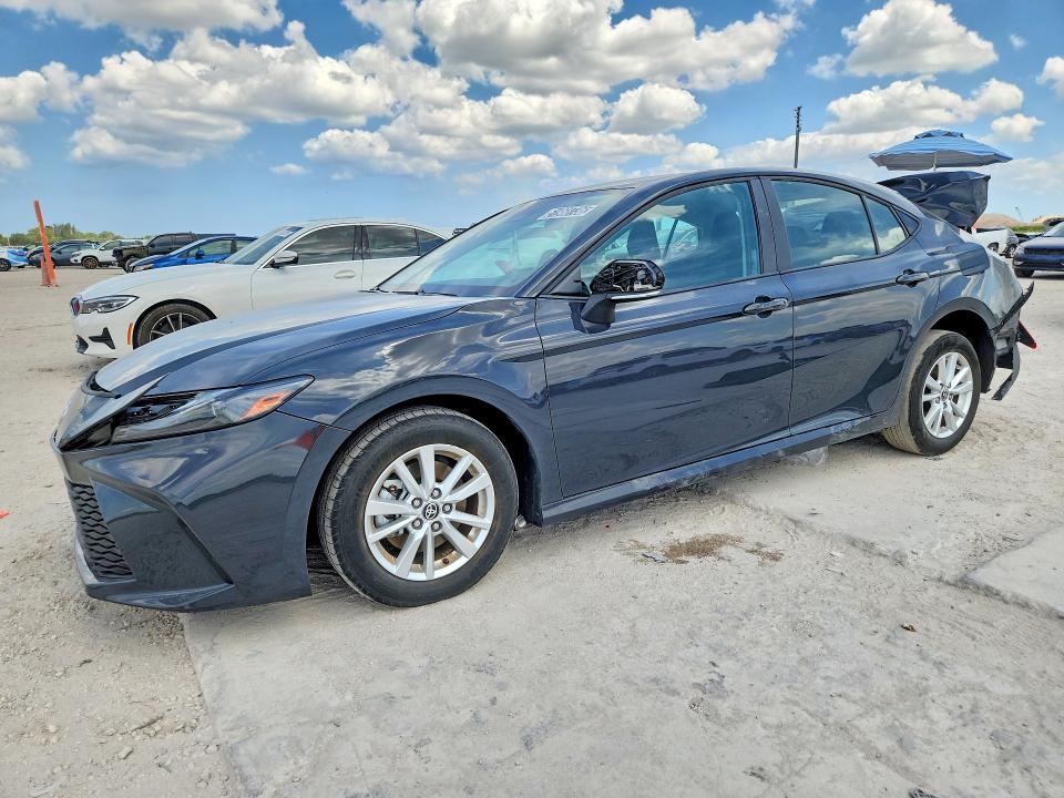 Auction sale of the 2026 Toyota Camry, vin: 4T1DAACK2TU693728, lot number: 51968736