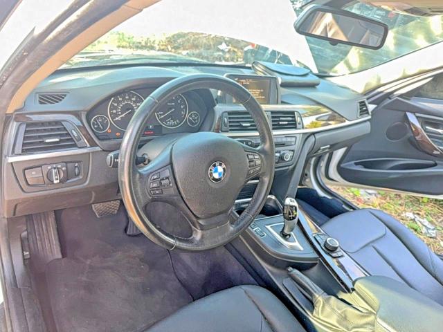 51367386 :رقم المزاد ، WBA3C3G58FNT52372 vin ، 2015 Bmw 320 مزاد بيع