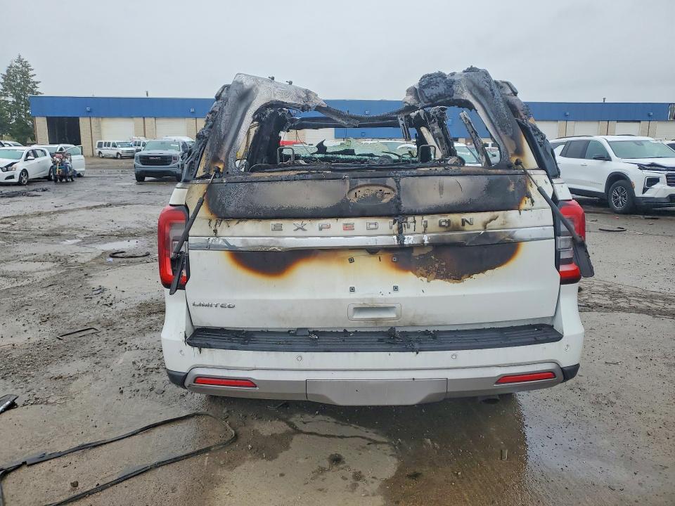 Продажа на аукционе авто 2022 Ford Expedition, vin: 1FMJU2AT5NEA67454, номер лота: 51861956