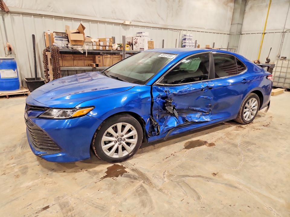 48151586 :رقم المزاد ، 4T1B11HK0KU165099 vin ، 2019 Toyota Camry مزاد بيع