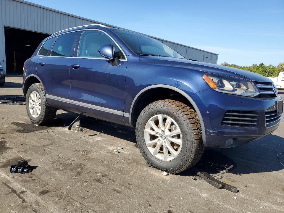 2013 Volkswagen Touareg მანქანა იყიდება აუქციონზე, vin: WVGEP9BP2DD004450, აუქციონის ნომერი: 50152496