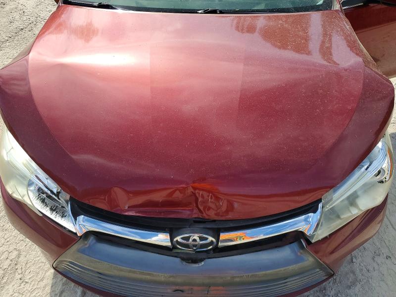 50428526 :رقم المزاد ، 4T1BF1FK2GU611605 vin ، 2016 Toyota Camry مزاد بيع