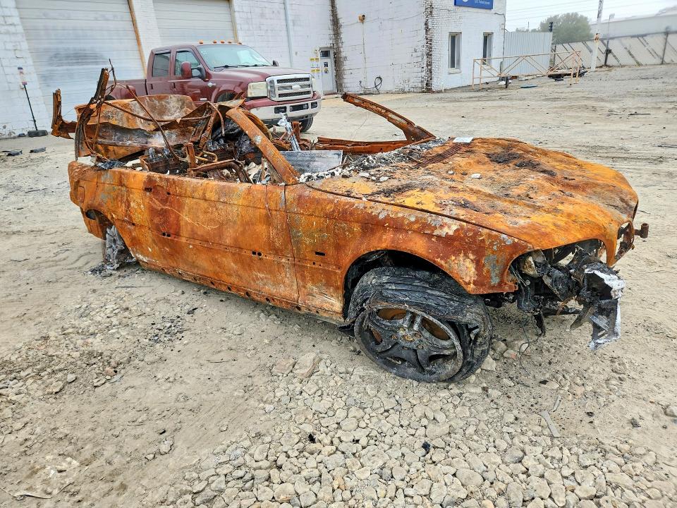 49271706 :رقم المزاد ، WBABS534X1JU80877 vin ، 2001 Bmw 330 مزاد بيع