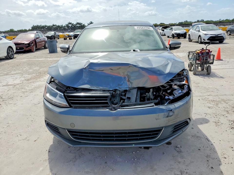 49582296 :رقم المزاد ، 3VWDP7AJ2DM395764 vin ، 2013 Volkswagen Jetta مزاد بيع