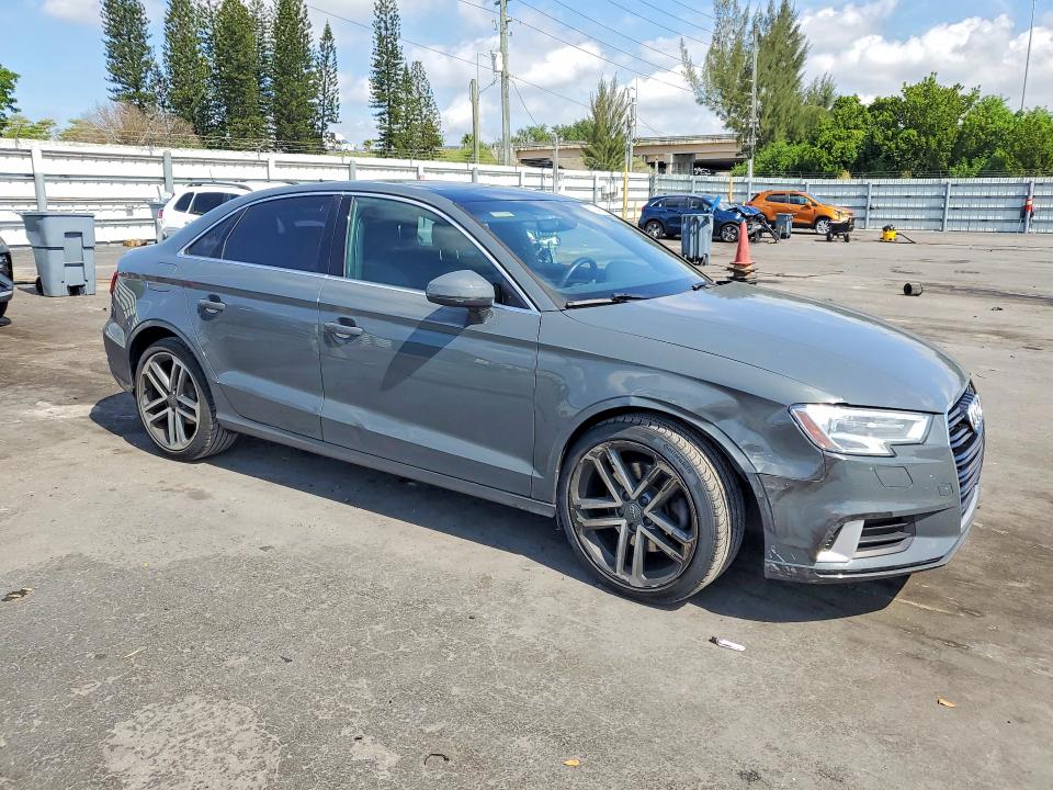 Продаж на аукціоні авто 2019 Audi A3, vin: WAUAUGFFXK1014477, номер лоту: 50346876