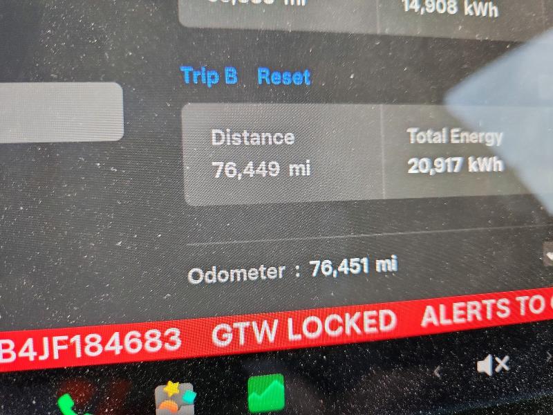 49459296 :رقم المزاد ، 5YJ3E1EB4JF184683 vin ، 2018 Tesla Model 3 مزاد بيع