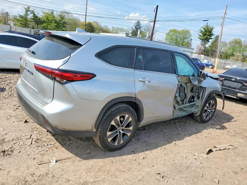 2022 Toyt Highlander მანქანა იყიდება აუქციონზე, vin: 5TDGZRAH5NS539652, აუქციონის ნომერი: 50155486