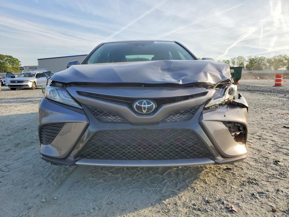 49062636 :رقم المزاد ، 4T1BZ1HK9KU032639 vin ، 2019 Toyota Camry مزاد بيع