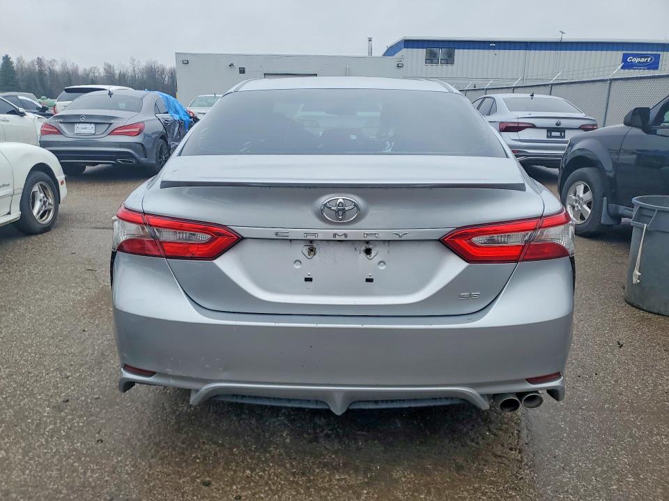 48535436 :رقم المزاد ، 4T1B11HK5JU124871 vin ، 2018 Toyota Camry مزاد بيع