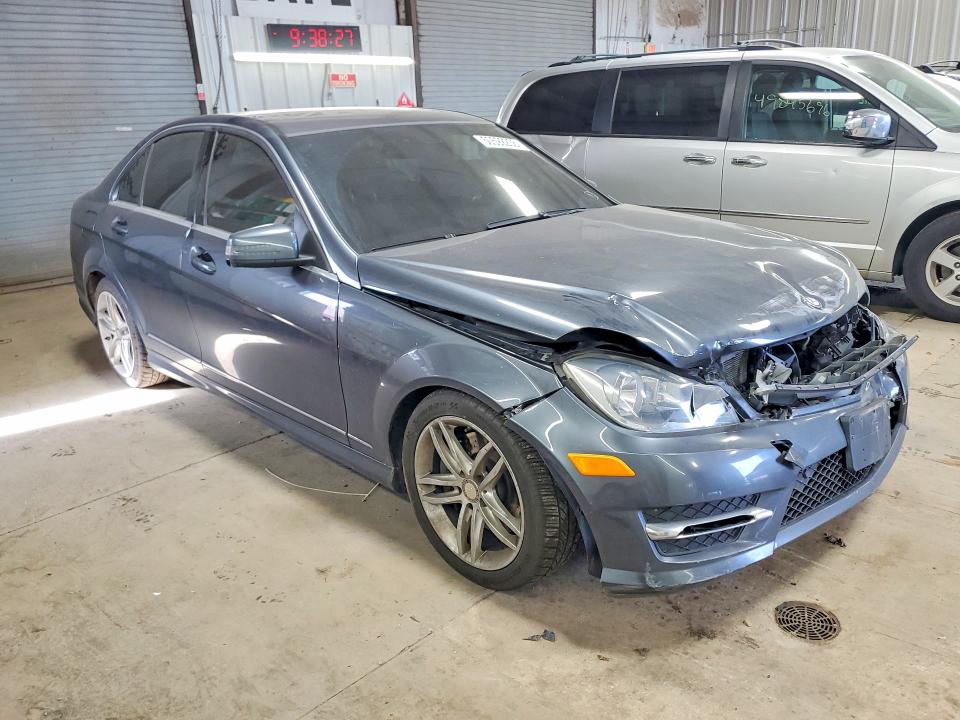 Продажа на аукционе авто 2013 Mercedes-benz C, vin: WDDGF8AB7DA812977, номер лота: 50592236