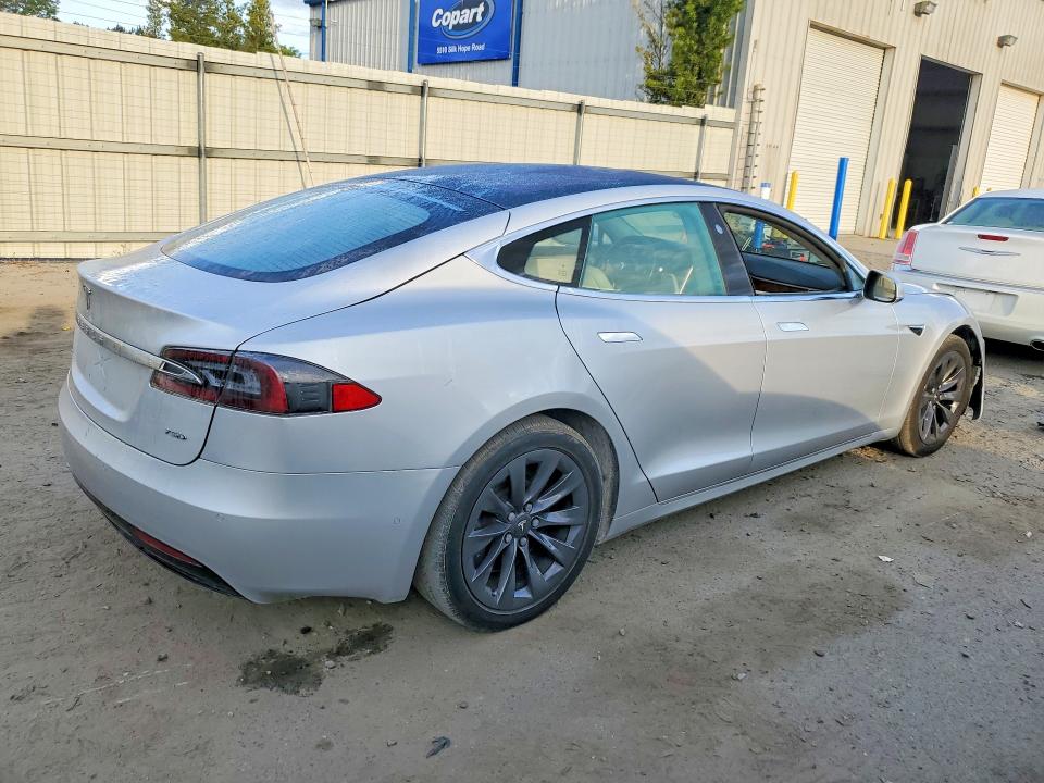 48327806 :رقم المزاد ، 5YJSA1E27HF231691 vin ، 2017 Tesla Model S مزاد بيع