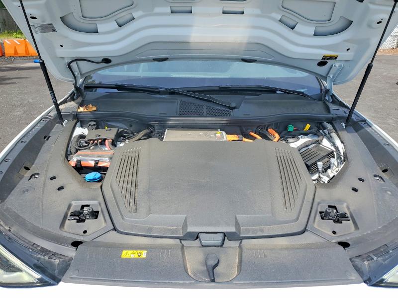 2023 Audi E-tron მანქანა იყიდება აუქციონზე, vin: WA1AAAGE2PB024950, აუქციონის ნომერი: 52028806