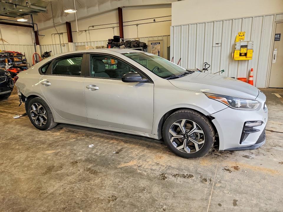 2021 Kia Forte მანქანა იყიდება აუქციონზე, vin: 3KPF24AD8ME341463, აუქციონის ნომერი: 49630126