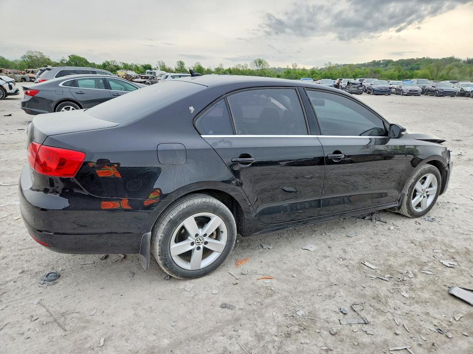 49989646 :رقم المزاد ، 3VWLL7AJ0EM372590 vin ، 2014 Volkswagen Jetta مزاد بيع
