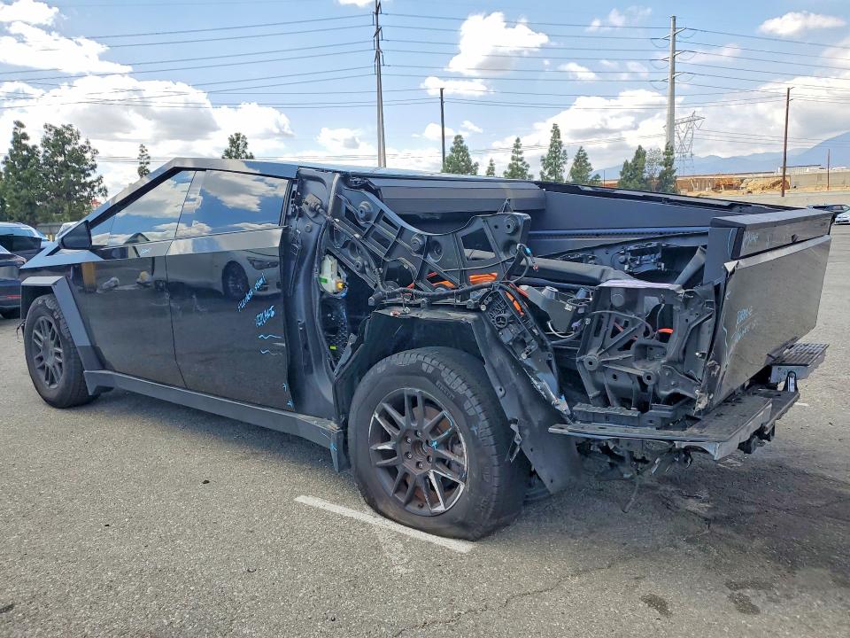 48059046 :رقم المزاد ، 7G2CEHED1RA056370 vin ، 2024 Tesla Cybertruck مزاد بيع