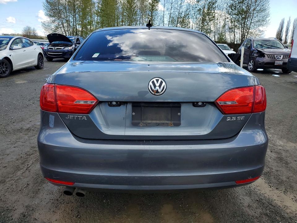 50333406 :رقم المزاد ، 3VWBZ7AJ0BM309799 vin ، 2011 Volkswagen Jetta مزاد بيع