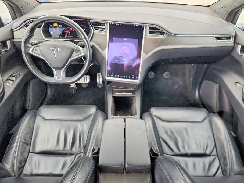 49955686 :رقم المزاد ، 5YJXCDE27HF051449 vin ، 2017 Tesla Model X مزاد بيع