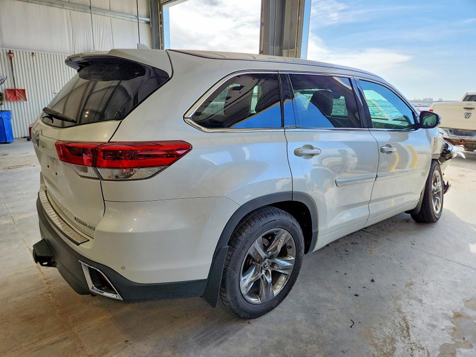49576246 :رقم المزاد ، 5TDDZRFH2KS929941 vin ، 2019 Toyota Highlander مزاد بيع