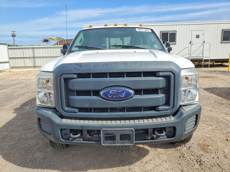 49671226 :رقم المزاد ، 1FT8X3DT0FED59980 vin ، 2015 Ford F350 مزاد بيع