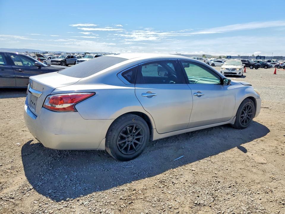 2015 Nissan Altima მანქანა იყიდება აუქციონზე, vin: 1N4AL3AP2FC101854, აუქციონის ნომერი: 48538116