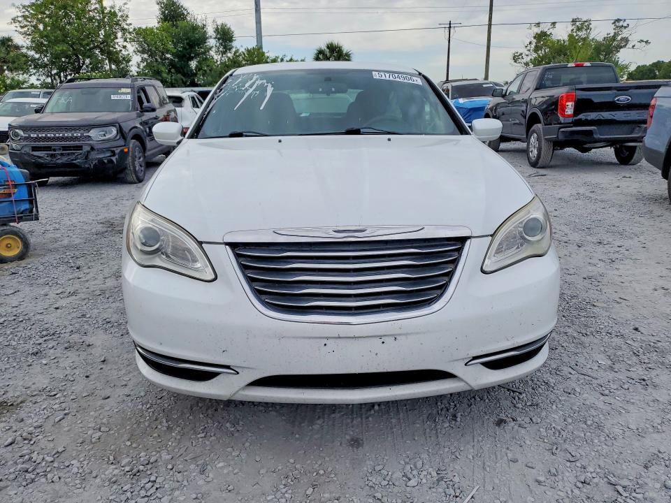 Продажа на аукционе авто 2013 Chrysler 200, vin: 1C3CCBBB4DN672428, номер лота: 51704906