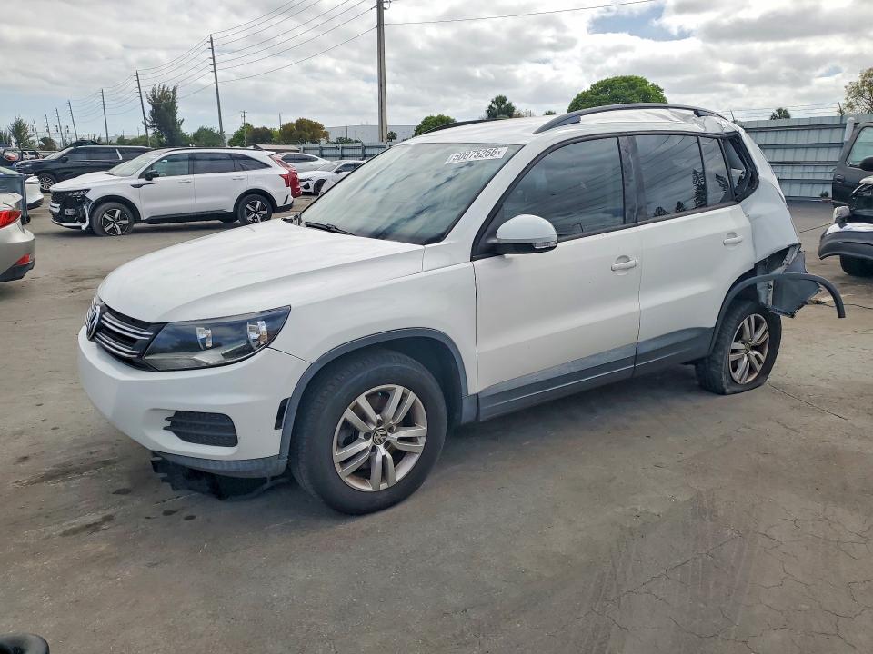 2017 Volkswagen Tiguan მანქანა იყიდება აუქციონზე, vin: WVGAV7AX7HK012393, აუქციონის ნომერი: 50075266