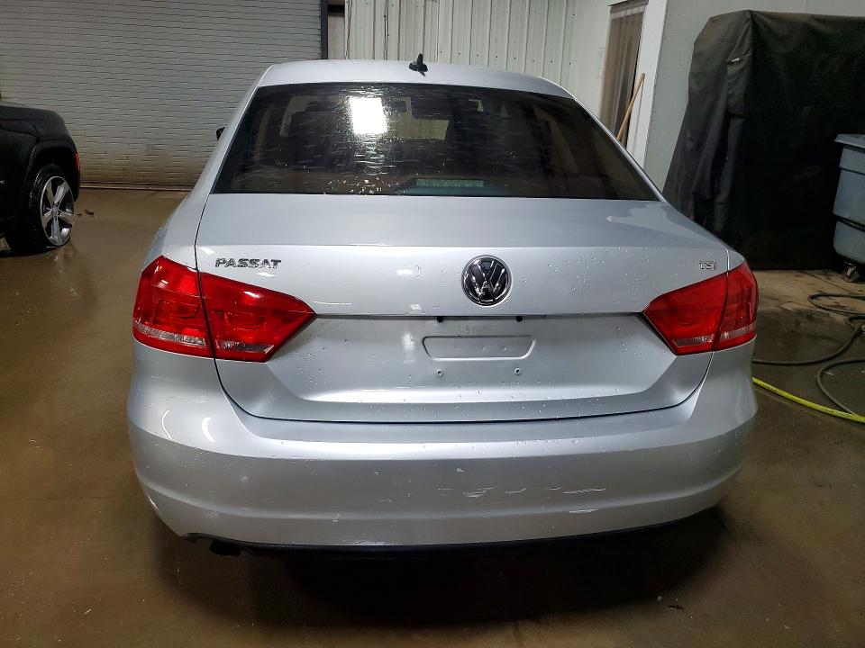 Продажа на аукционе авто 2015 Volkswagen Passat, vin: 1VWAS7A31FC051012, номер лота: 49431336