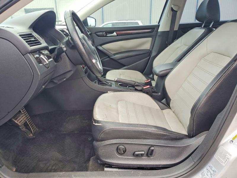 2015 Volkswagen Passat მანქანა იყიდება აუქციონზე, vin: 1VWBT7A37FC070679, აუქციონის ნომერი: 52001206