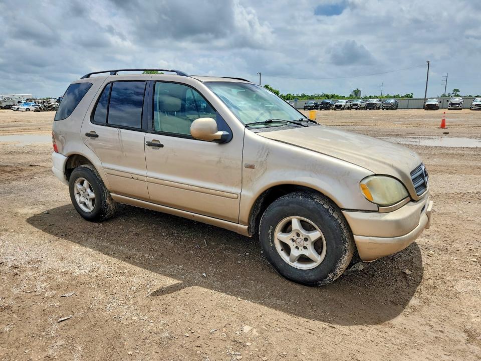 79131835 :رقم المزاد ، 4JGAB54E41A282703 vin ، 2001 Mercedes-benz Ml مزاد بيع