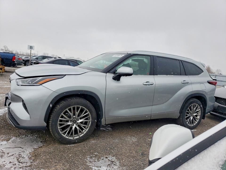 2024 Toyota Highlander მანქანა იყიდება აუქციონზე, vin: 5TDKDRBH3RS556429, აუქციონის ნომერი: 48290476