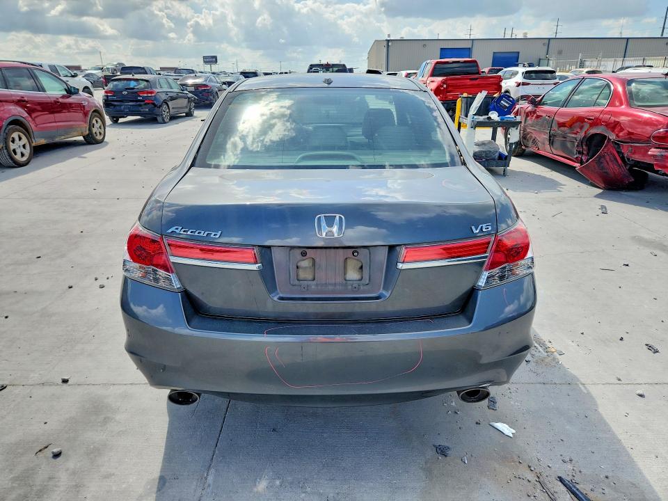 49337416 :رقم المزاد ، 1HGCP3F83BA029840 vin ، 2011 Honda Accord مزاد بيع