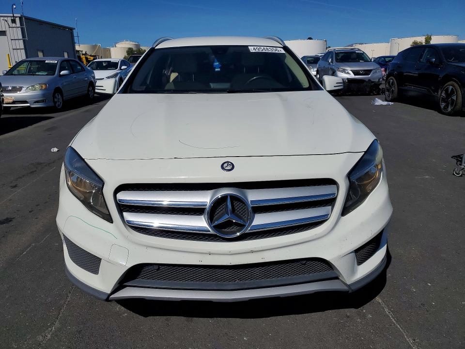 49548356 :رقم المزاد ، WDCTG4GB1FJ065637 vin ، 2015 Mercedes-benz Gla مزاد بيع