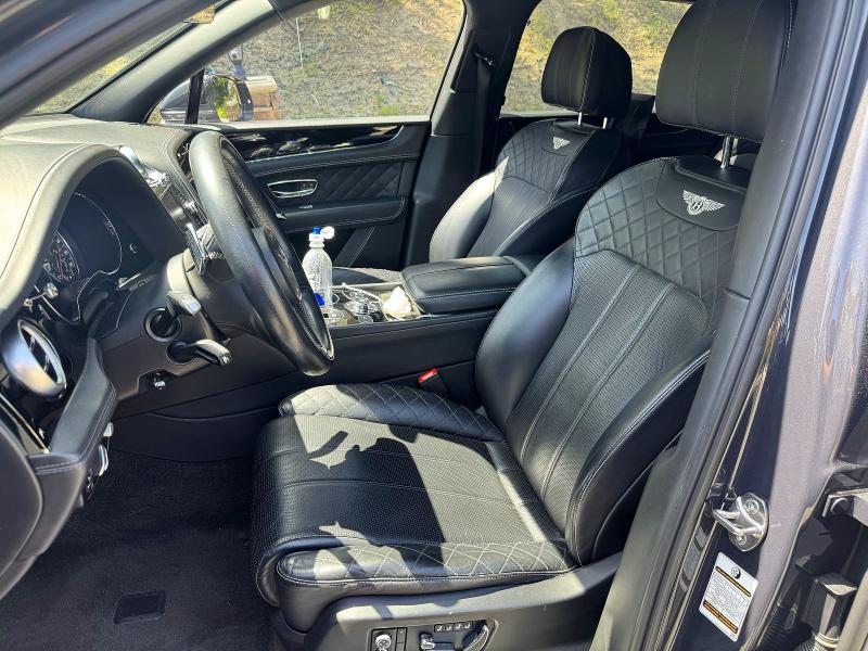 2017 Bentley Bentayga მანქანა იყიდება აუქციონზე, vin: SJAAC2ZV6HC015264, აუქციონის ნომერი: 50670136