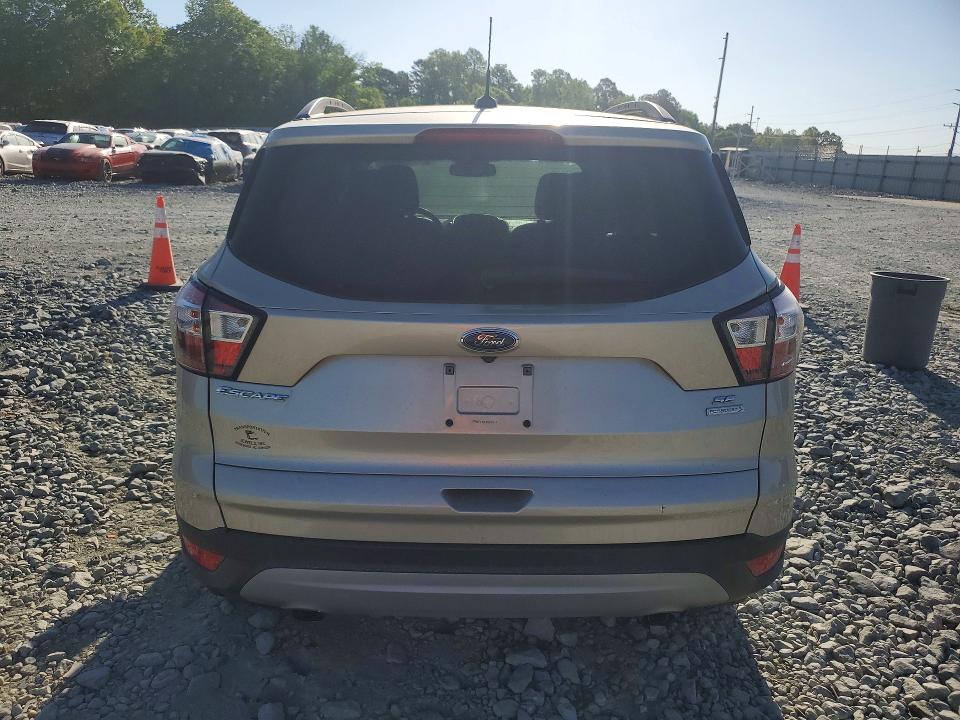 2018 Ford Escape მანქანა იყიდება აუქციონზე, vin: 1FMCU0GD8JUB76715, აუქციონის ნომერი: 50058066