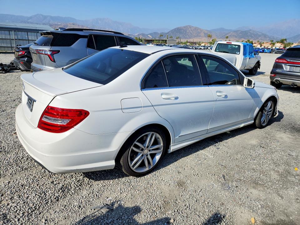 Продаж на аукціоні авто 2013 Mercedes-benz C, vin: WDDGF4HB3DR274679, номер лоту: 51644096