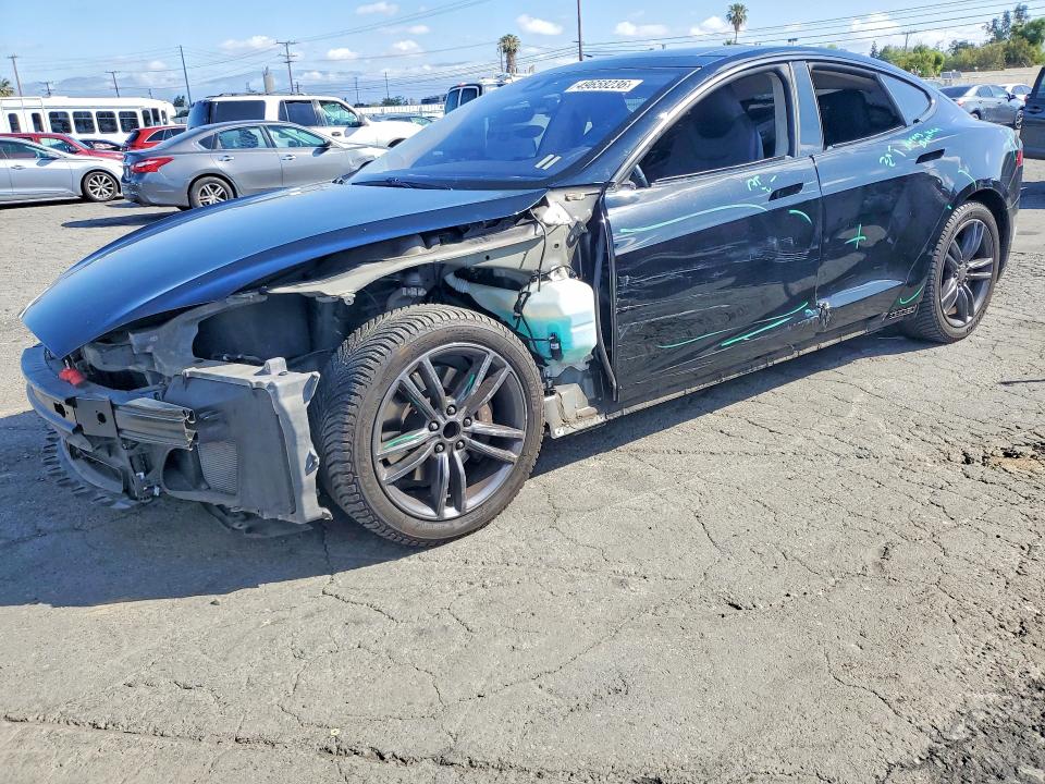 49658236 :رقم المزاد ، 5YJSA1S14FFP68821 vin ، 2015 Tesla Model S مزاد بيع