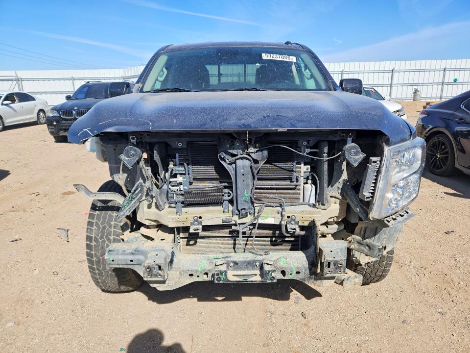 50237886 :رقم المزاد ، 1N6AA1EE0MN510687 vin ، 2021 Nissan Titan مزاد بيع