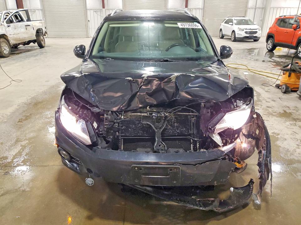49736096 :رقم المزاد ، WVGBV7AX8CW545777 vin ، 2012 Volkswagen Tiguan مزاد بيع