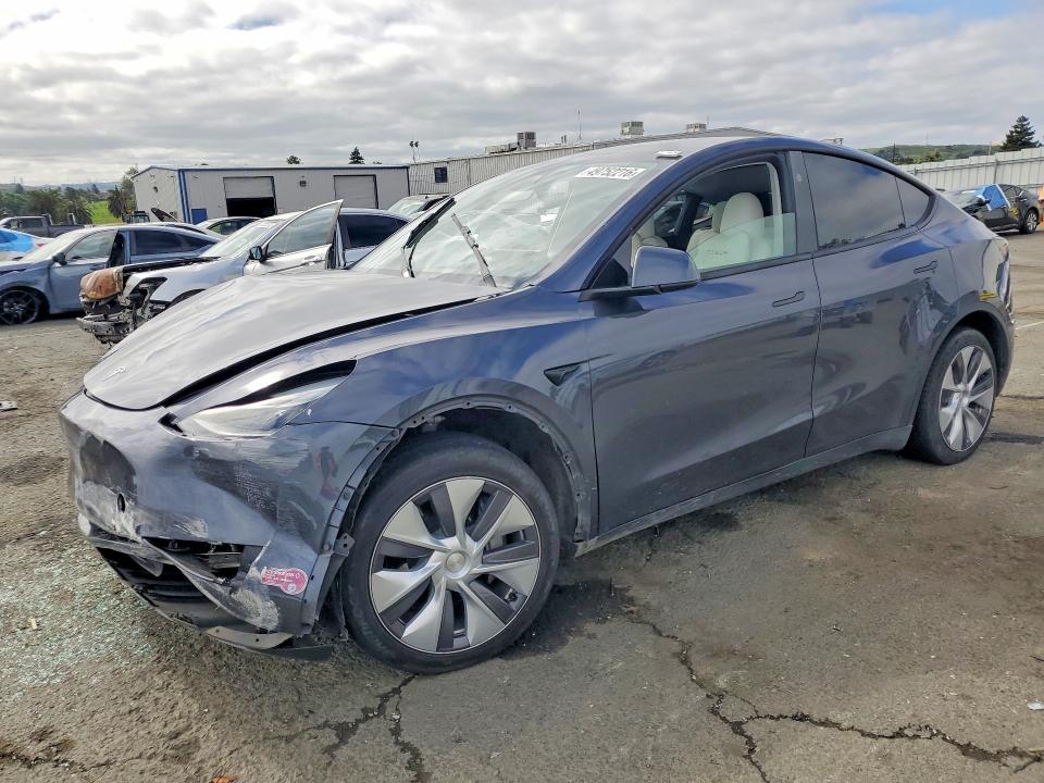 49752216 :رقم المزاد ، 7SAYGDEE0PF902110 vin ، 2023 Tesla Model Y مزاد بيع